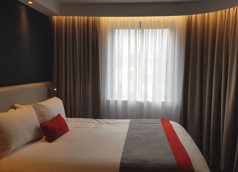 Holiday Inn Express Bath — photograph 1